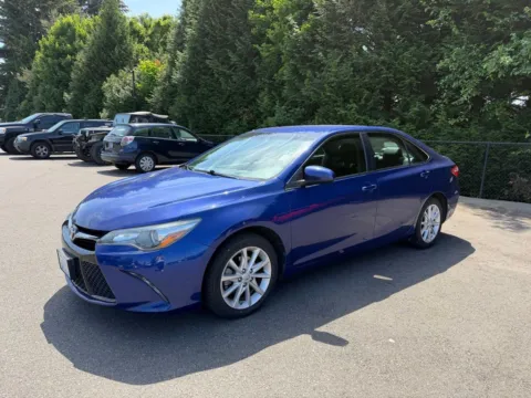 Blue 2016 Toyota Camry SE for sale in Puyallup, WA