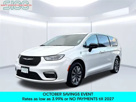 White 2024 Chrysler Pacifica Hybrid Select for sale in Puyallup, WA
