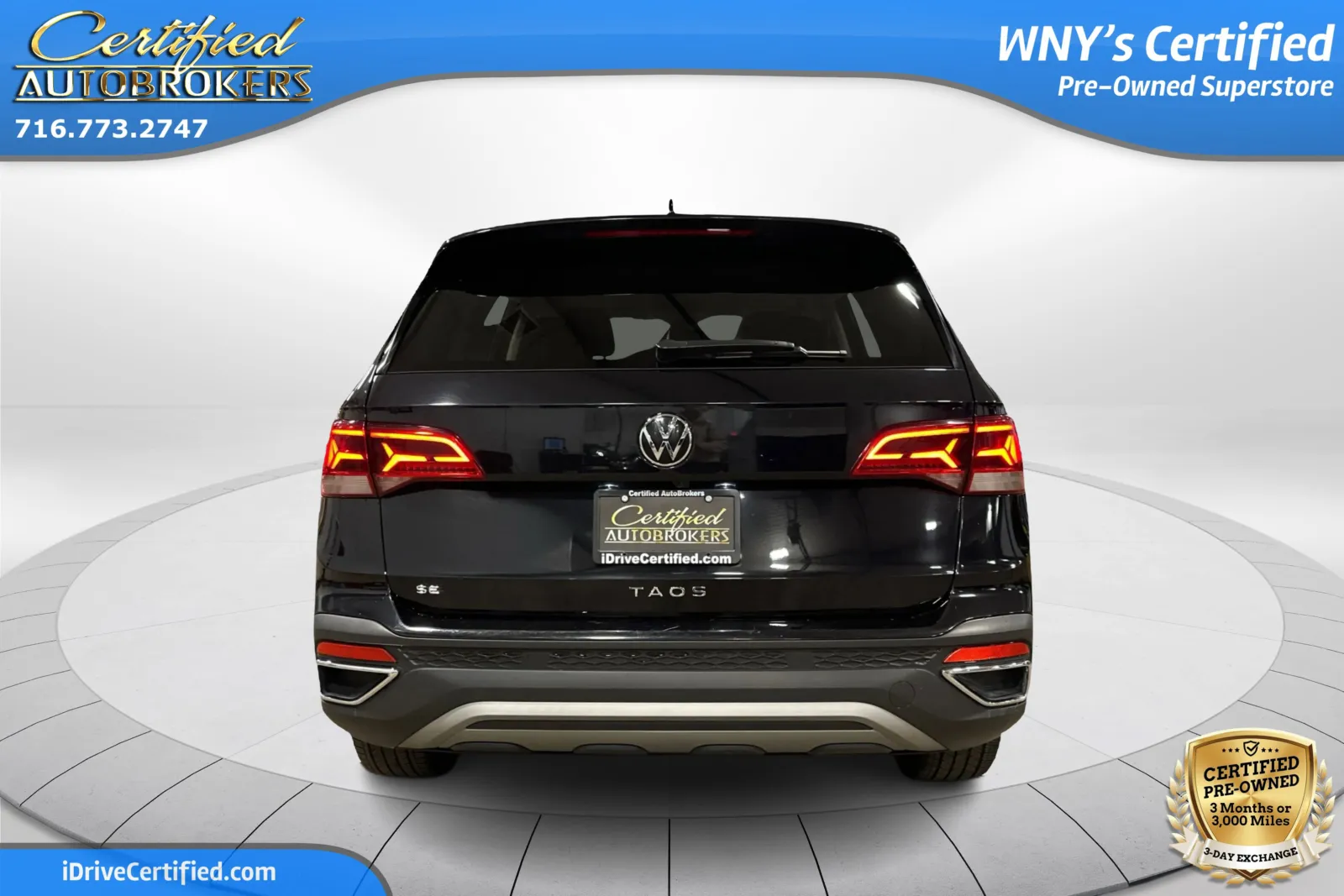 2024 Volkswagen Taos SE photo 2