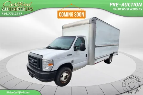 White 2018 Ford E-Series Cutaway E-350 SD for sale in Grand Island, NY