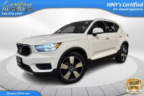 White 2019 Volvo XC40 Momentum AWD for sale in Grand Island, NY