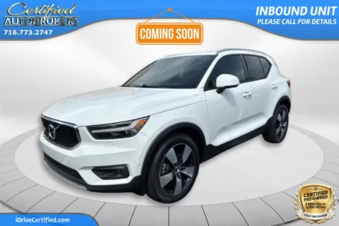 White 2019 Volvo XC40 Momentum AWD for sale in Grand Island, NY