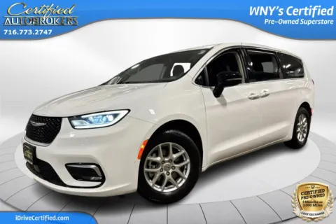 White 2024 Chrysler Pacifica Touring L for sale in Grand Island, NY