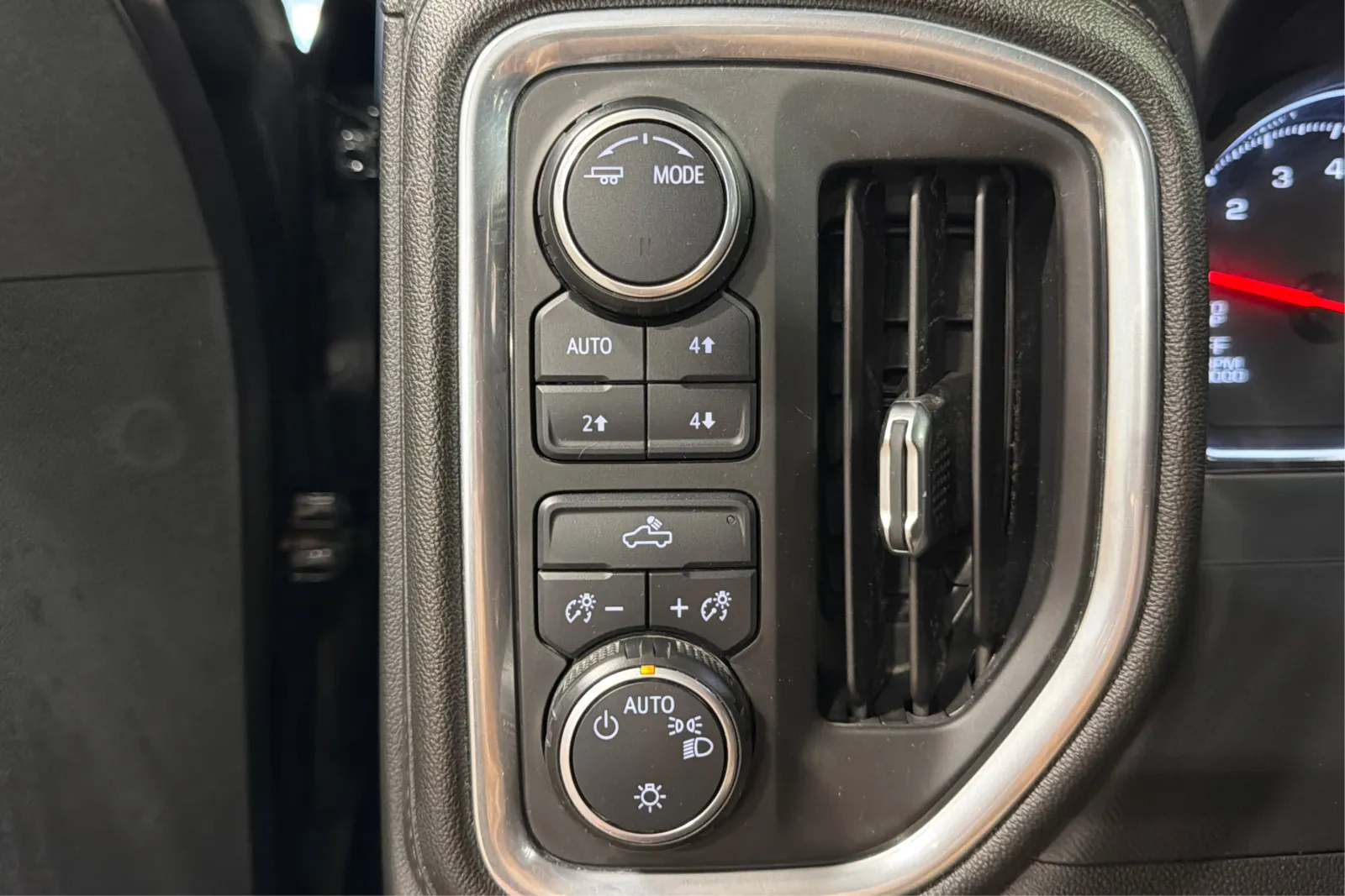 2020 Chevrolet Silverado 1500 LT - Photo 20