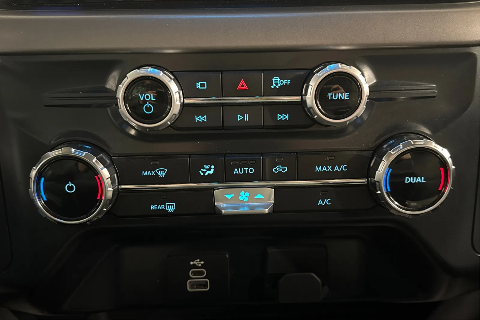 2025 Ford F-150 XLT - Photo 32