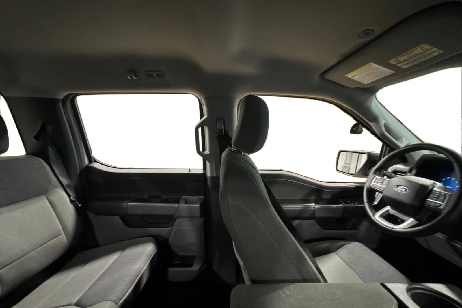 2025 Ford F-150 XLT - Photo 40