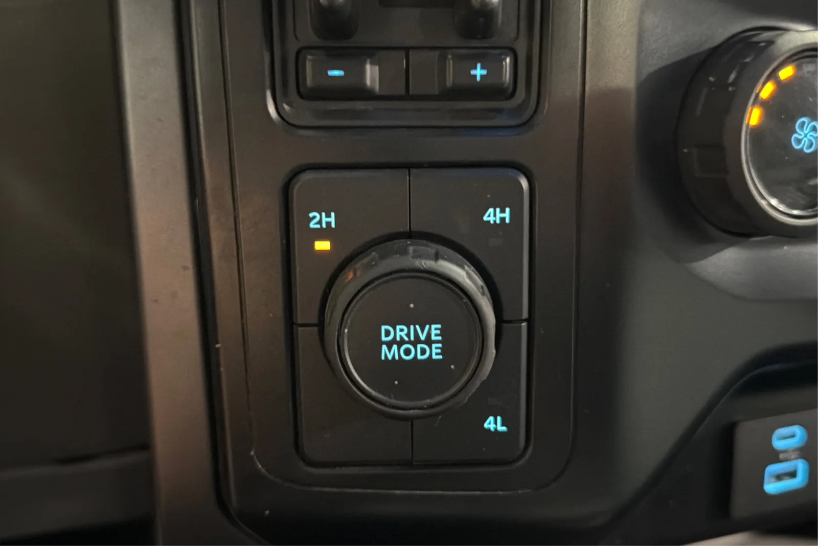2023 Ford F-150 XLT - Photo 22