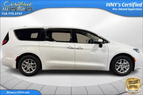 More photos of 2023 Chrysler Pacifica Touring L at Certified AutoBrokers, NY
