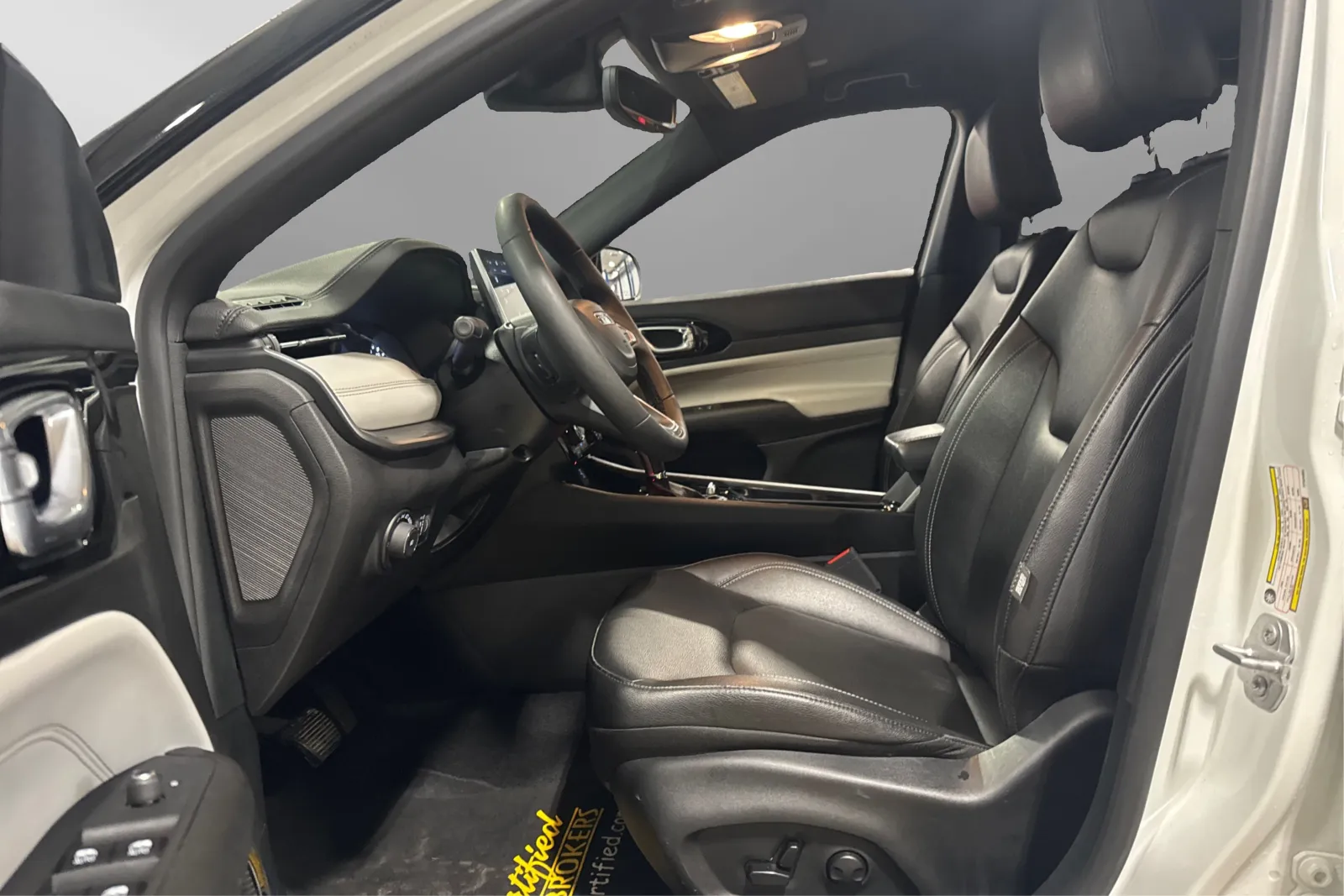 2025 Jeep Compass Limited - Photo 17