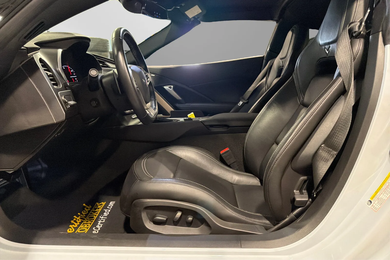 2019 Chevrolet Corvette 2LT - Photo 19