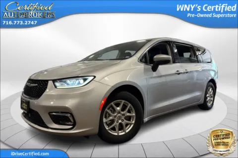 Silver 2023 Chrysler Pacifica Touring L for sale in Grand Island, NY