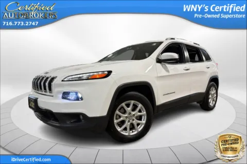 White 2018 Jeep Cherokee Latitude Plus 4x4 for sale in Grand Island, NY