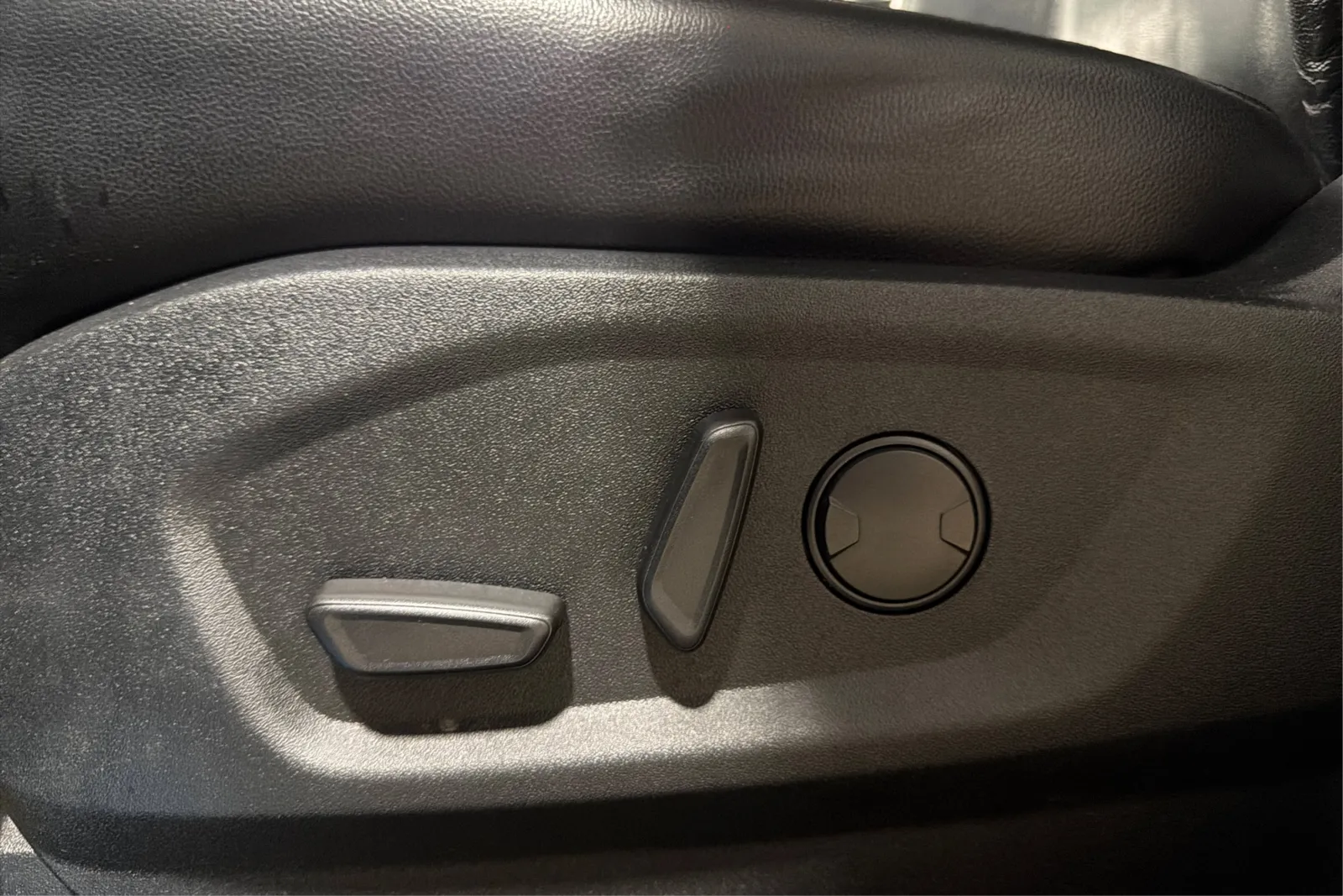2020 Ford Edge Titanium - Photo 20