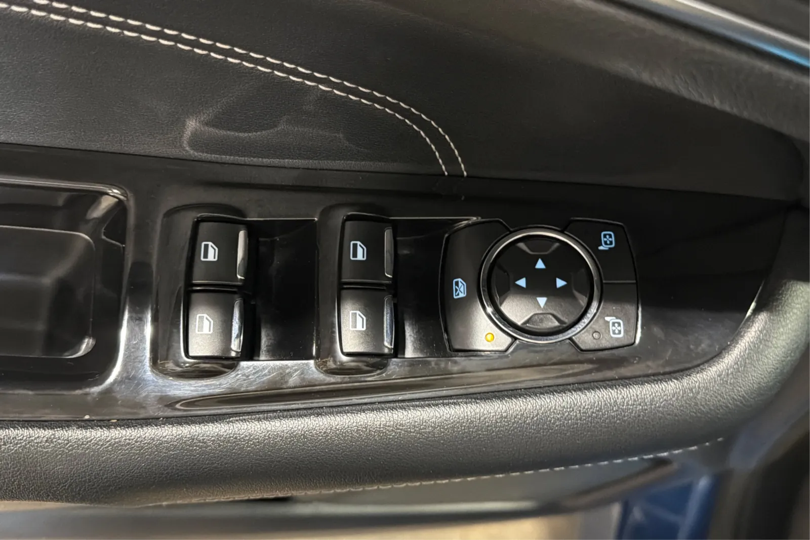 2020 Ford Edge Titanium - Photo 16