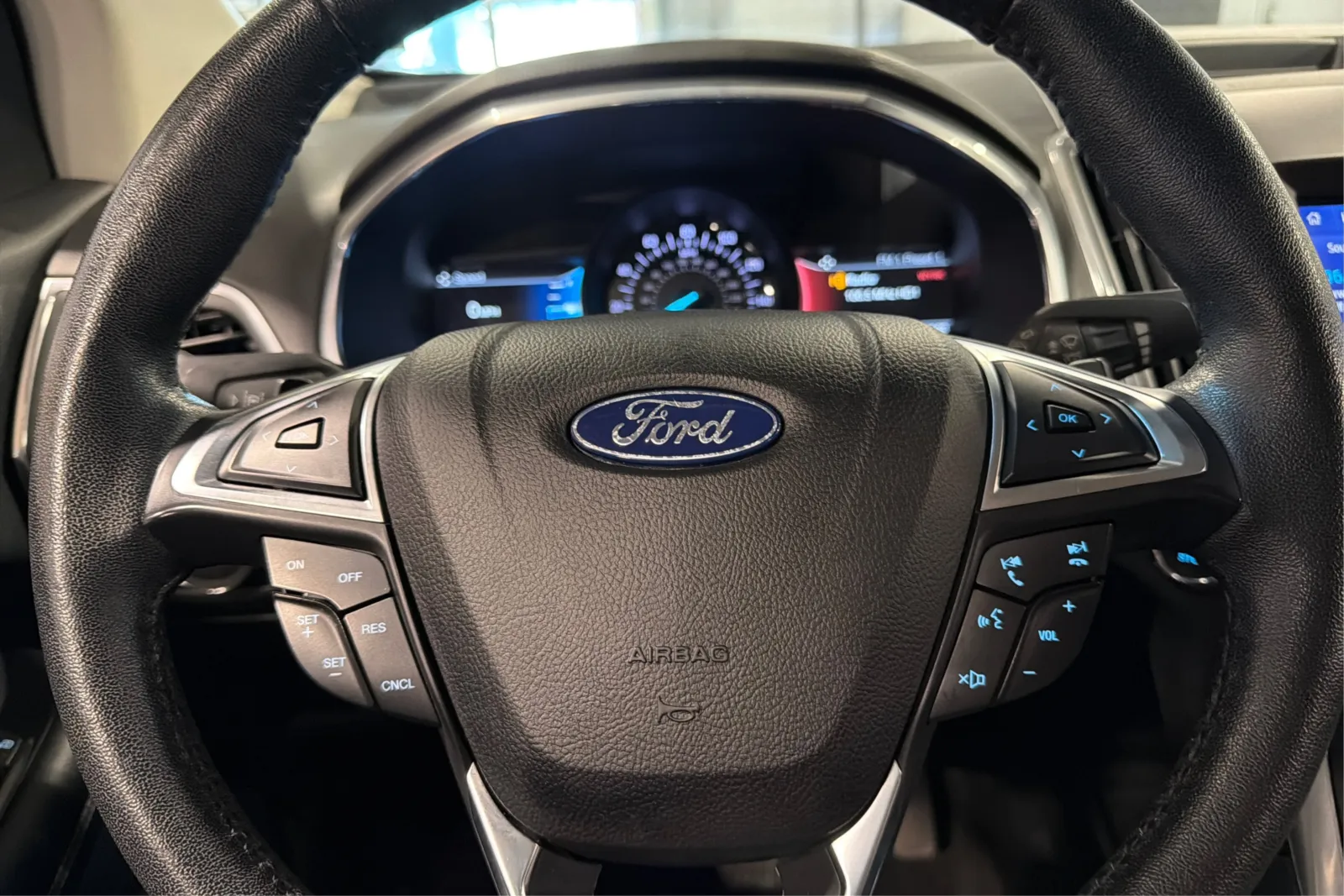 2020 Ford Edge Titanium - Photo 24