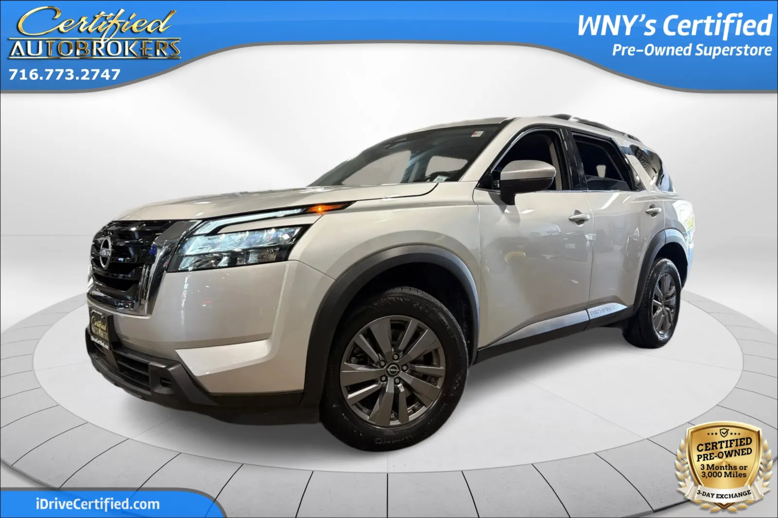 2025 Nissan Pathfinder SV