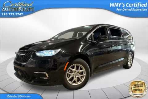 Black 2025 Chrysler Pacifica Select for sale in Grand Island, NY