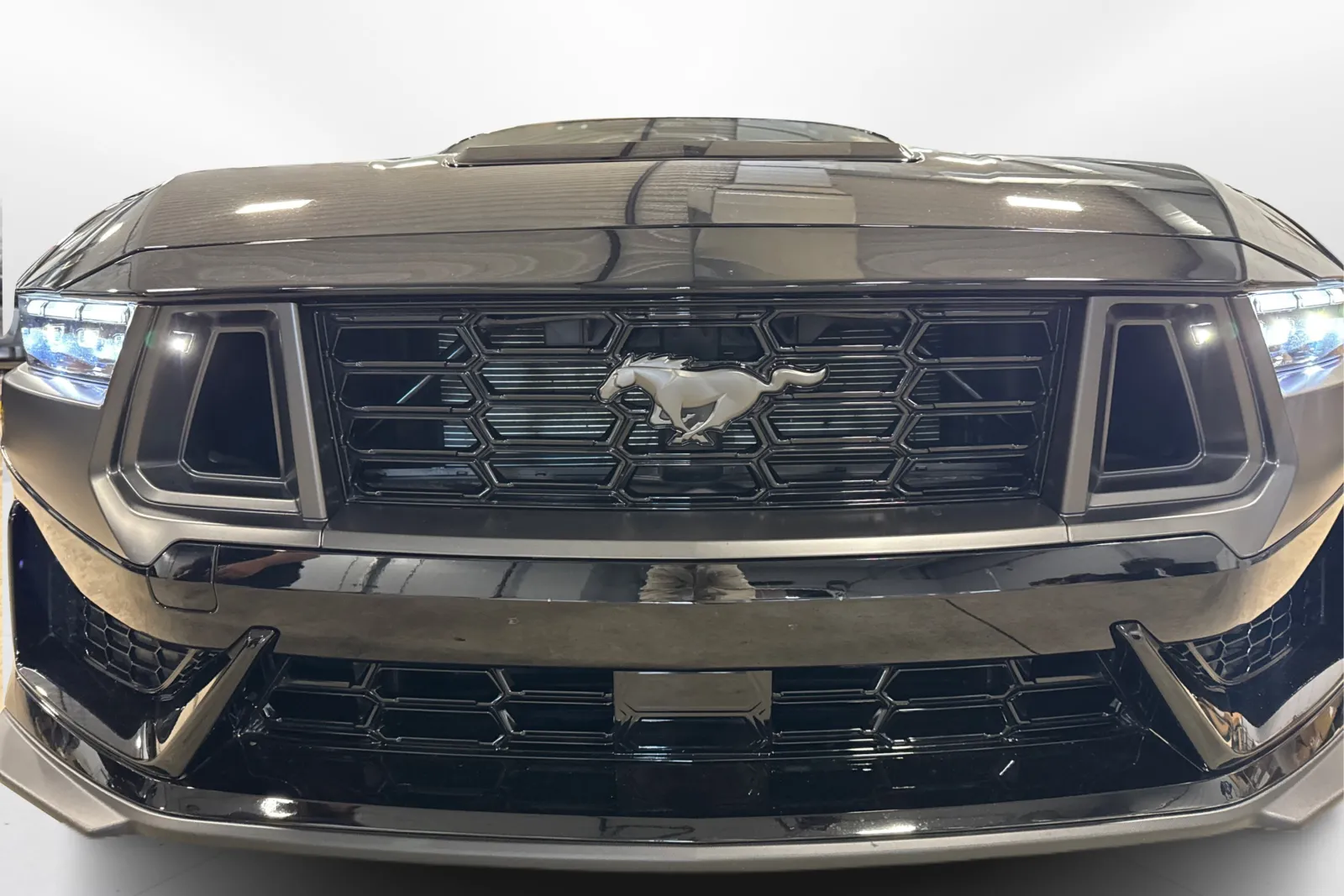 2024 Ford Mustang Dark Horse photo 4