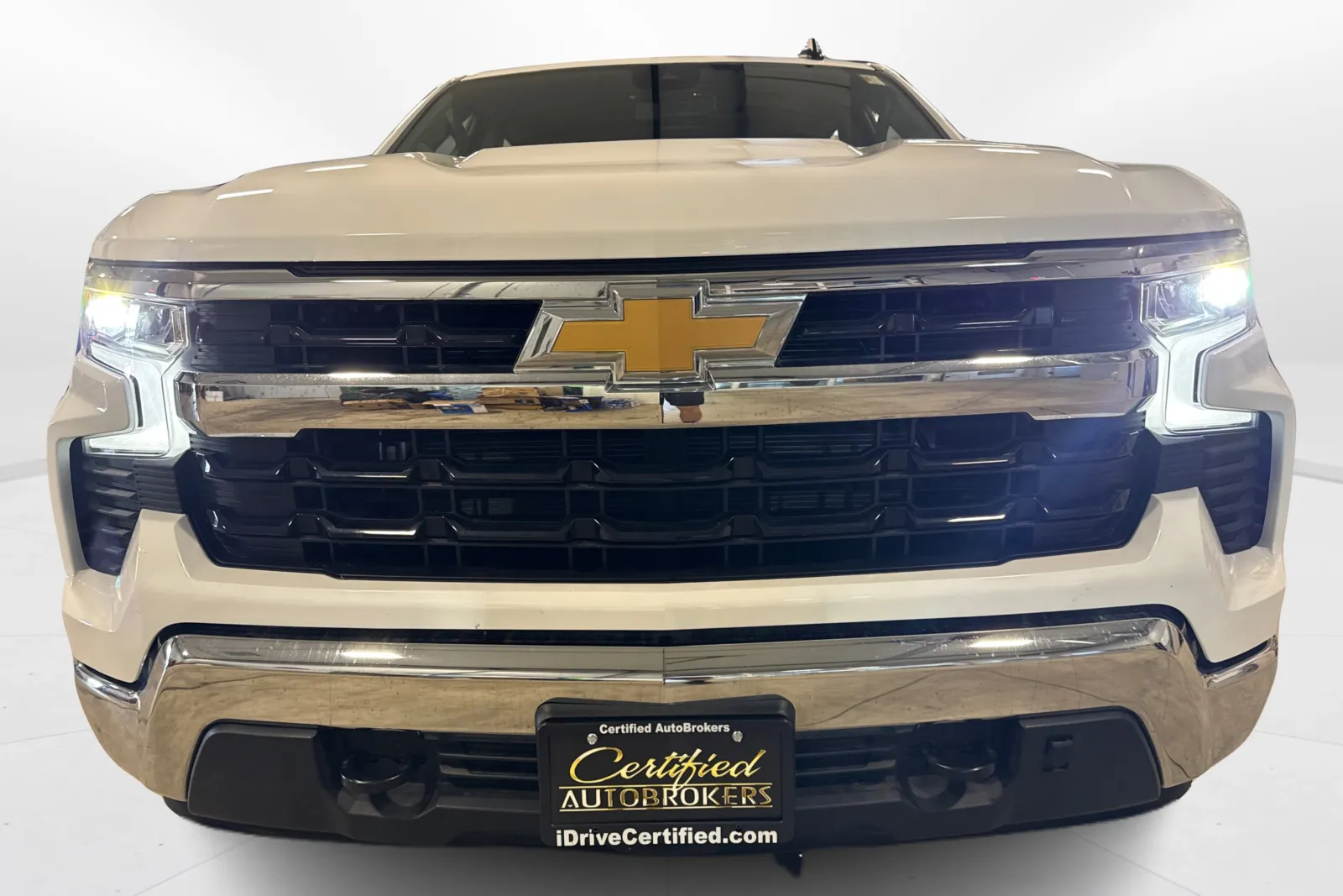 2024 Chevrolet Silverado 1500 LT Z71 photo 3