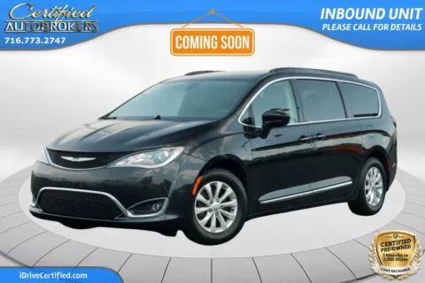 Black 2017 Chrysler Pacifica Touring-L for sale in Grand Island, NY