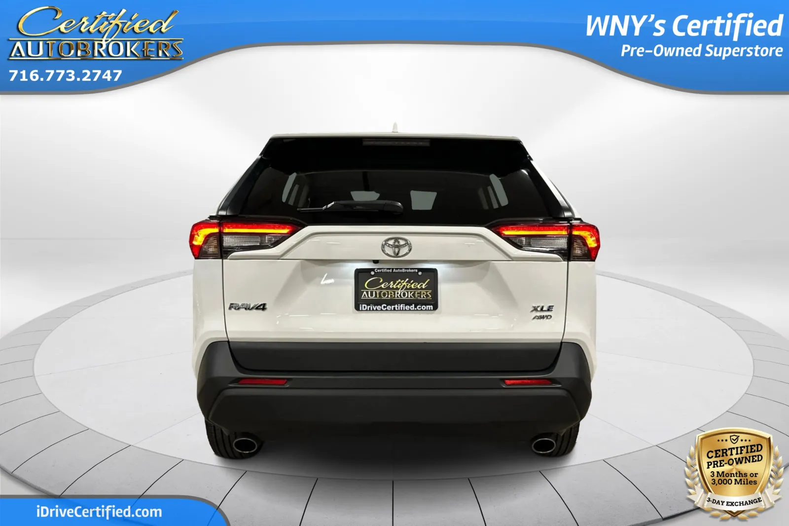 2023 Toyota RAV4 XLE photo 3