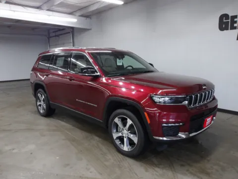 Another view of 2023 Jeep Grand Cherokee L Limited for sale in Fremont, NE at Gene Steffy Chrysler Dodge Jeep RAM