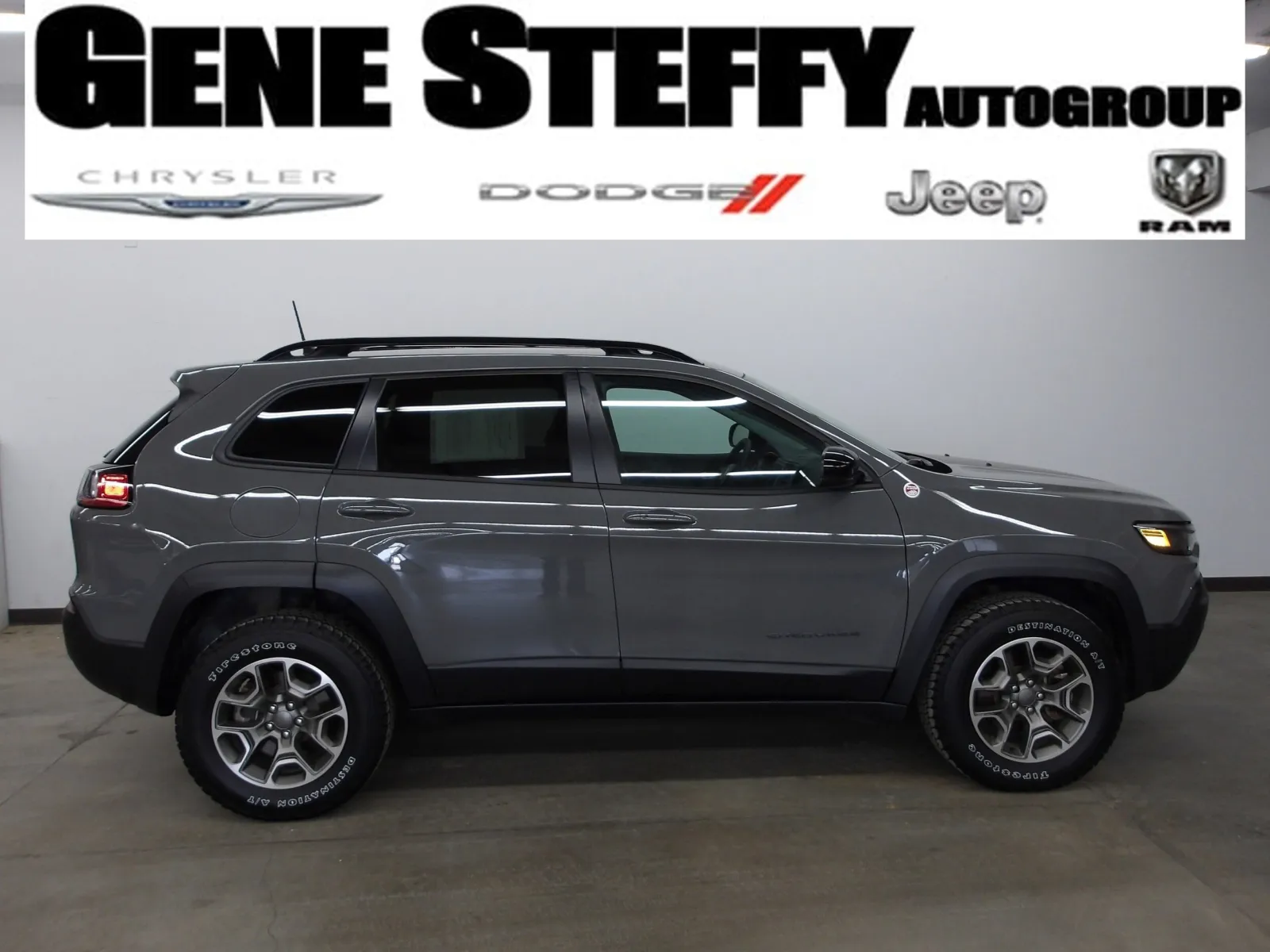 2022 Jeep Cherokee Trailhawk's photo