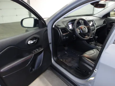 More photos of 2022 Jeep Cherokee Trailhawk at Gene Steffy Chrysler Dodge Jeep RAM, NE