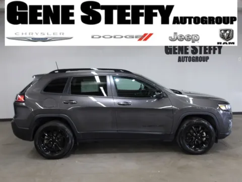 Gray 2023 Jeep Cherokee Altitude Lux for sale in Fremont, NE