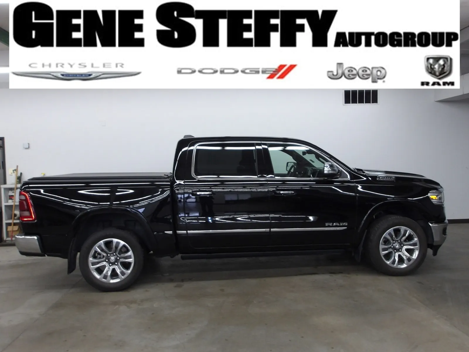 2022 RAM Ram 1500 Pickup Limited's photo