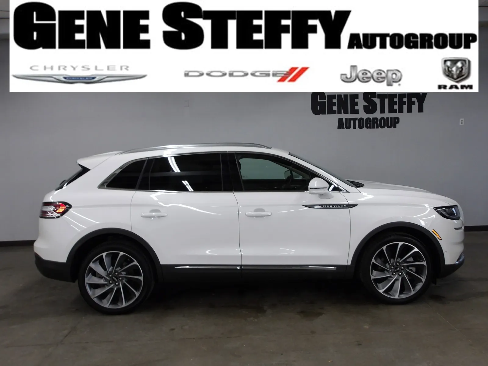 2023 Lincoln Nautilus Reserve's photo