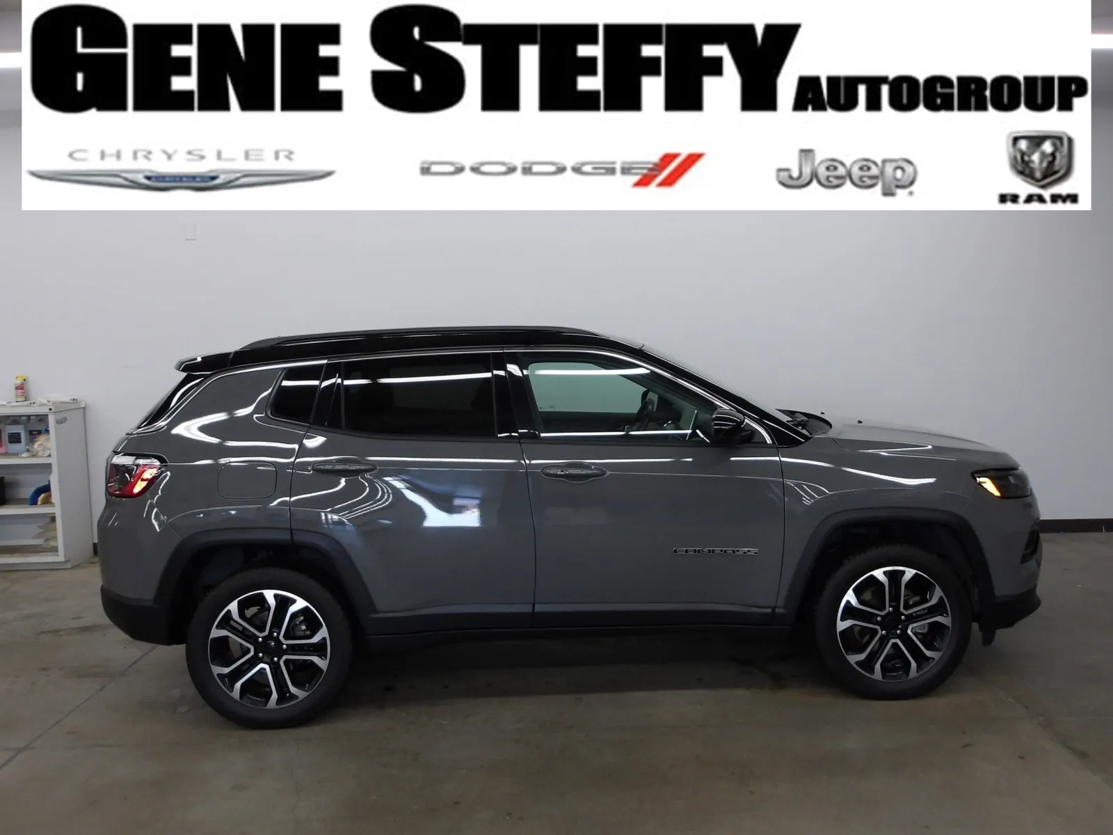 2022 Jeep Compass Limited's photo
