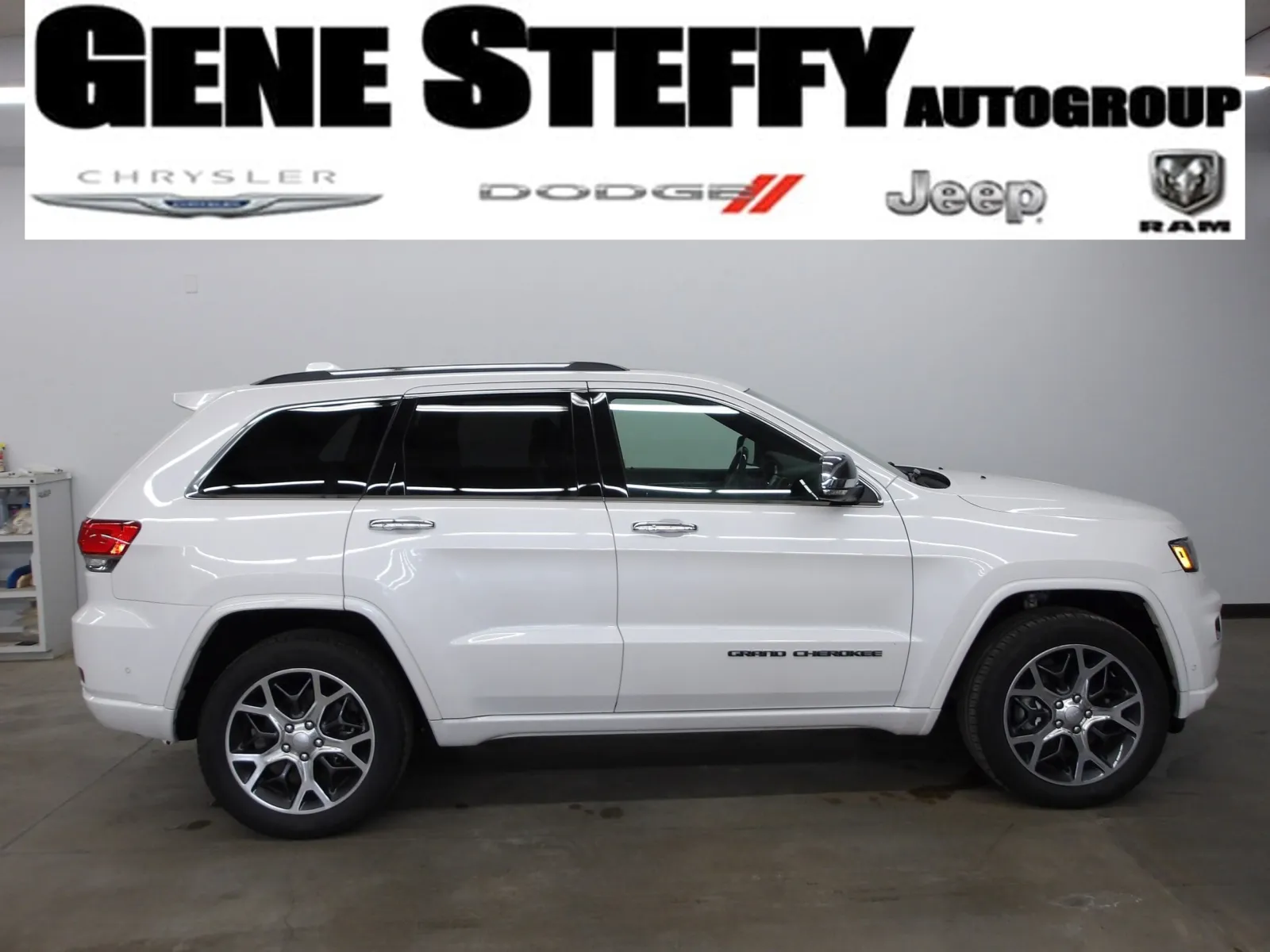 2019 Jeep Grand Cherokee Overland's photo