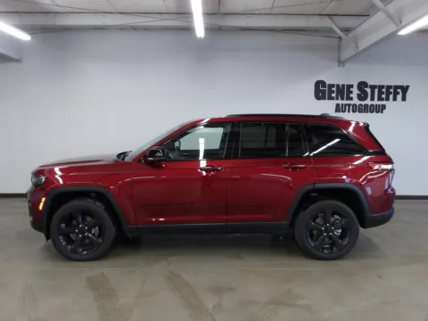 More photos of 2023 Jeep Grand Cherokee Altitude at Gene Steffy Chrysler Dodge Jeep RAM, NE