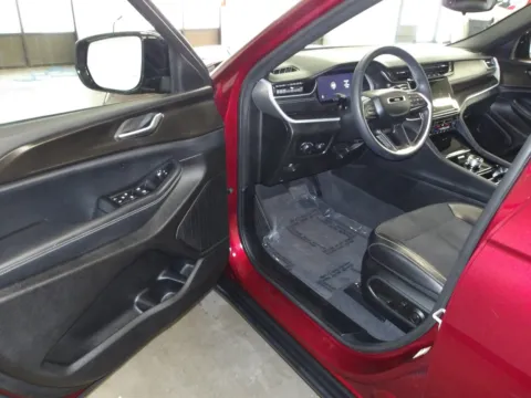 More photos of 2023 Jeep Grand Cherokee Altitude at Gene Steffy Chrysler Dodge Jeep RAM, NE