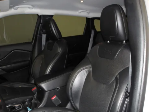 More photos of 2020 Jeep Cherokee Limited at Gene Steffy Chrysler Dodge Jeep RAM, NE