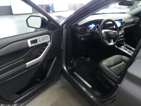 More photos of 2022 Ford Explorer Limited at Gene Steffy Chrysler Dodge Jeep RAM, NE