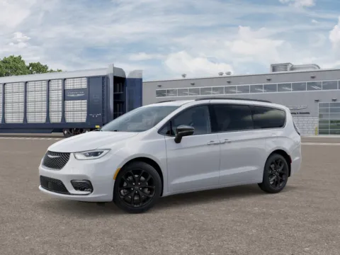 Photos of 2026 Chrysler Pacifica Limited for sale in Fremont, NE at Gene Steffy Chrysler Dodge Jeep RAM