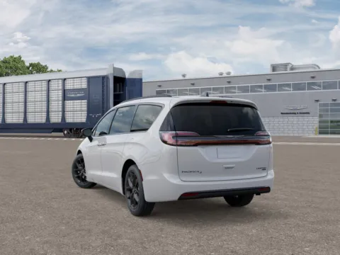 Another view of 2026 Chrysler Pacifica Limited for sale in Fremont, NE at Gene Steffy Chrysler Dodge Jeep RAM