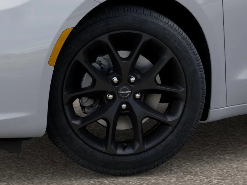 2026 Chrysler Pacifica Limited - Photo 8