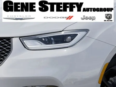 White 2026 Chrysler Pacifica Select for sale in Fremont, NE