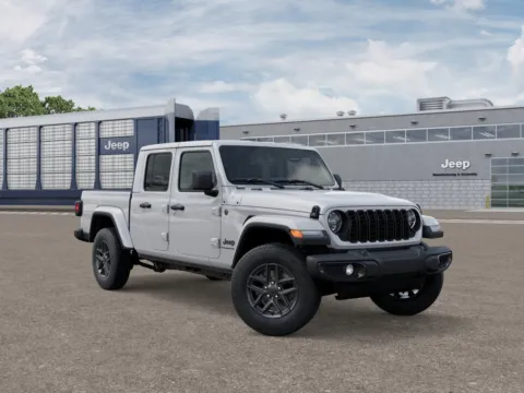 More photos of 2026 Jeep Gladiator Sport S at Gene Steffy Chrysler Dodge Jeep RAM, NE