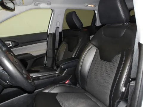 More photos of 2022 Jeep Compass Latitude at Gene Steffy Chrysler Dodge Jeep RAM, NE