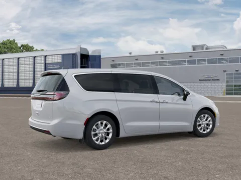 More photos of 2026 Chrysler Pacifica Select at Gene Steffy Chrysler Dodge Jeep RAM, NE