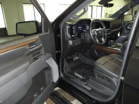 More photos of 2025 Chevrolet Silverado 1500 High Country at Gene Steffy Chrysler Dodge Jeep RAM, NE