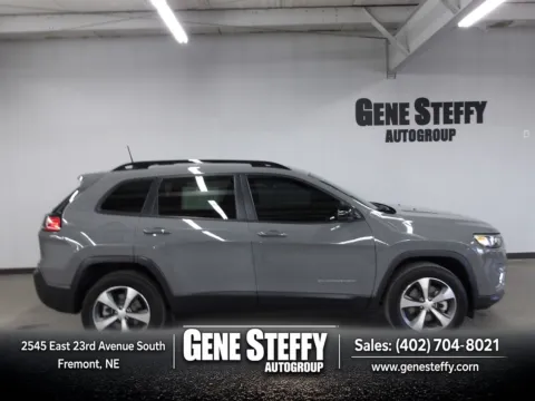 Gray 2022 Jeep Cherokee Limited for sale in Fremont, NE
