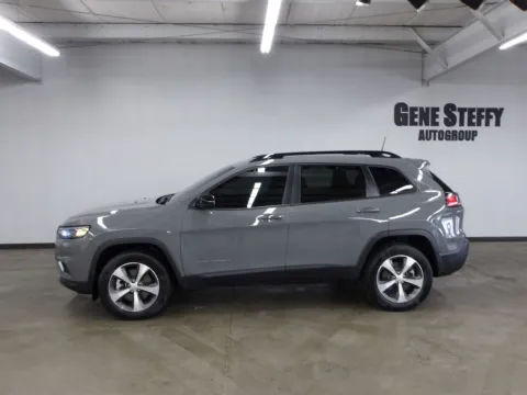 More photos of 2022 Jeep Cherokee Limited at Gene Steffy Chrysler Dodge Jeep RAM, NE