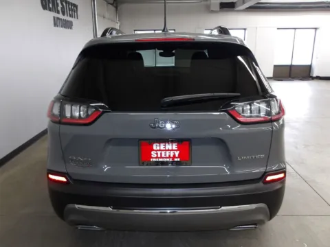 More photos of 2022 Jeep Cherokee Limited at Gene Steffy Chrysler Dodge Jeep RAM, NE