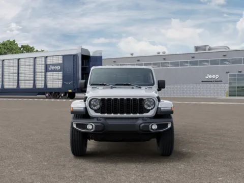 More photos of 2026 Jeep Gladiator Sahara at Gene Steffy Chrysler Dodge Jeep RAM, NE