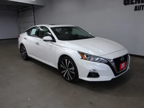 Another view of 2019 Nissan Altima 2.5 Platinum for sale in Fremont, NE at Gene Steffy Chrysler Dodge Jeep RAM